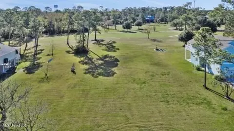 336 Lemoyne Rd, Pass Christian, MS 39571