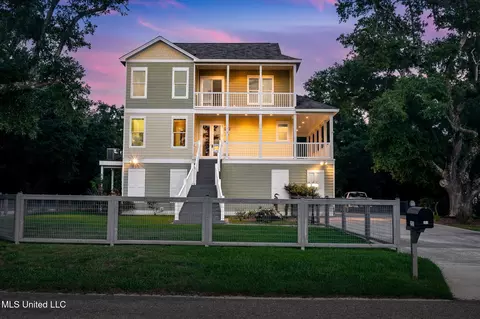 253 S Lang Ave, Long Beach, MS 39560