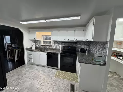 Kitchen - 20261 Fox Ridge Dr, Saucier, MS 39574 photo 1 of 4