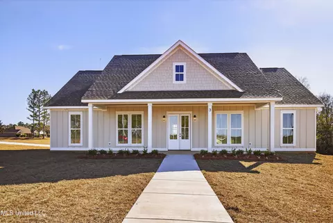 3 Shadow Wood Dr, Mchenry, MS 39561