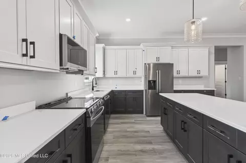 Kitchen - 7 Shadow Wood Dr, Mchenry, MS 39561 photo 2 of 3