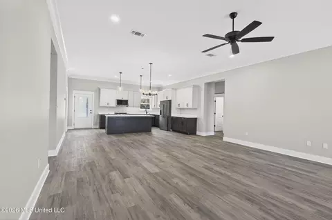Living - 7 Shadow Wood Dr, Mchenry, MS 39561 photo 3 of 3