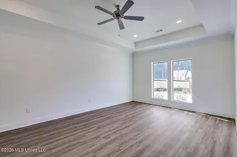 Living - 113 Hyde Park Dr, Brandon, MS 39042 photo 3 of 3