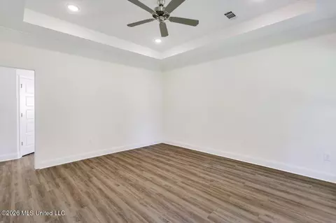 Living - 113 Hyde Park Dr, Brandon, MS 39042 photo 2 of 3