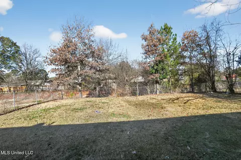 Exterior - 6603 Lyndon B Johnson Dr, Jackson, MS 39213 photo 7 of 7