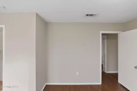 Bedroom - 6603 Lyndon B Johnson Dr, Jackson, MS 39213 photo 3 of 9