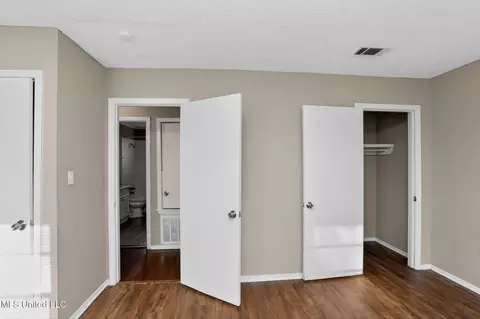 Bedroom - 6603 Lyndon B Johnson Dr, Jackson, MS 39213 photo 6 of 9