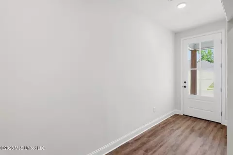 Entry Way - 410 Hyde Park Cv, Brandon, MS 39042 photo 1 of 3