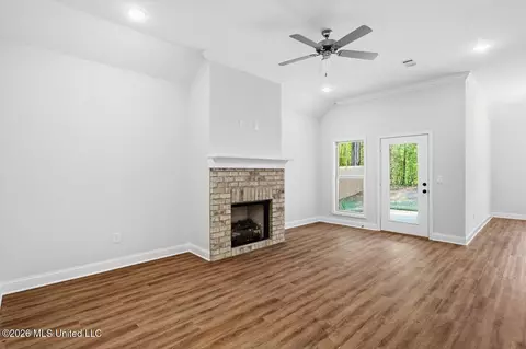 Living - 410 Hyde Park Cv, Brandon, MS 39042 photo 1 of 2