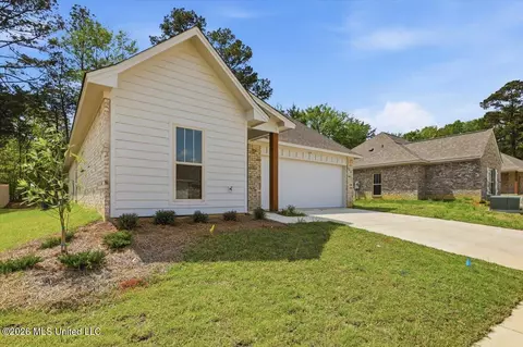 Exterior - 410 Hyde Park Cv, Brandon, MS 39042 photo 2 of 7