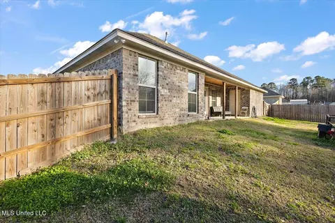 Exterior - 109 Brunswick Cv, Canton, MS 39046 photo 5 of 9