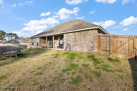 Exterior - 109 Brunswick Cv, Canton, MS 39046 photo 6 of 9