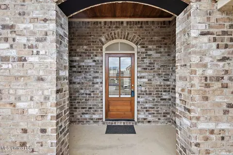 Entry Way - 109 Brunswick Cv, Canton, MS 39046 photo 1 of 6