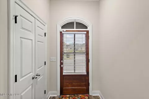Entry Way - 109 Brunswick Cv, Canton, MS 39046 photo 2 of 6