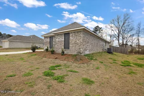 Exterior - 109 Brunswick Cv, Canton, MS 39046 photo 2 of 9