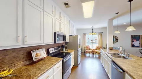 Kitchen - 459 N Classic Dr, Hernando, MS 38632 photo 1 of 1