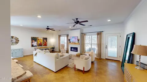 Living - 459 N Classic Dr, Hernando, MS 38632 photo 1 of 2