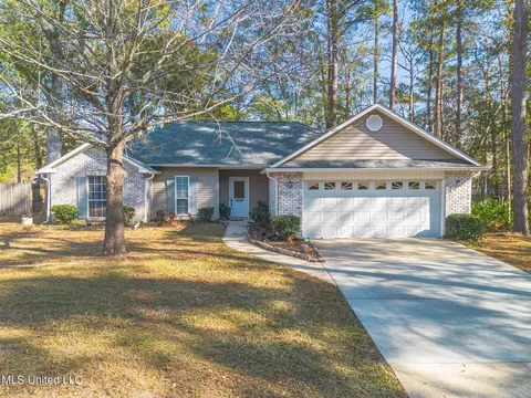 3424 N 5th St, Ocean Springs, MS 39564