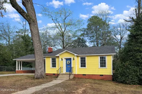 406 Aston Ave, Mccomb, MS 39648