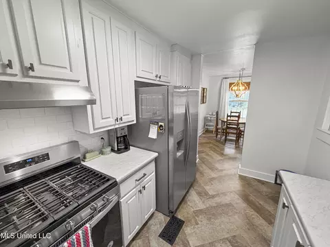 Kitchen - 406 Aston Ave, Mccomb, MS 39648 photo 3 of 3