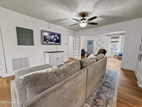 Living - 406 Aston Ave, Mccomb, MS 39648 photo 1 of 5