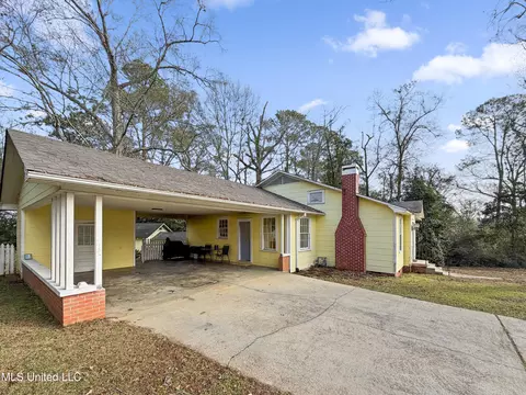 Exterior - 406 Aston Ave, Mccomb, MS 39648 photo 4 of 7