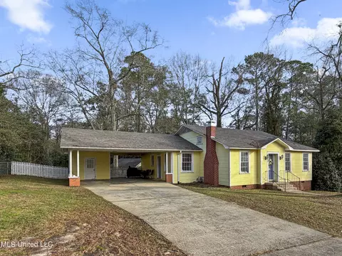 Exterior - 406 Aston Ave, Mccomb, MS 39648 photo 5 of 7