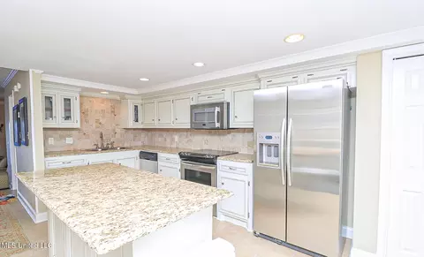 Kitchen - 65 Breakers Ln, Ridgeland, MS 39157 photo 2 of 4