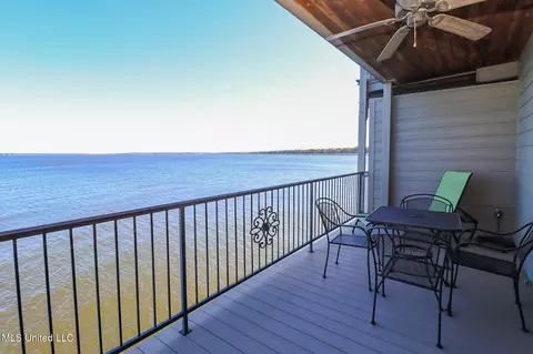 Exterior - 65 Breakers Ln, Ridgeland, MS 39157 photo 2 of 3