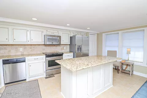 Kitchen - 65 Breakers Ln, Ridgeland, MS 39157 photo 1 of 4