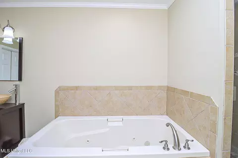 Bath - 65 Breakers Ln, Ridgeland, MS 39157 photo 8 of 12