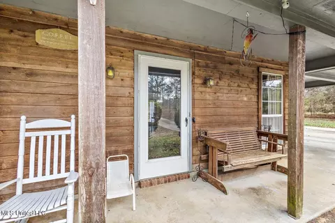 1408 Dunn Rd, Terry, MS 39170