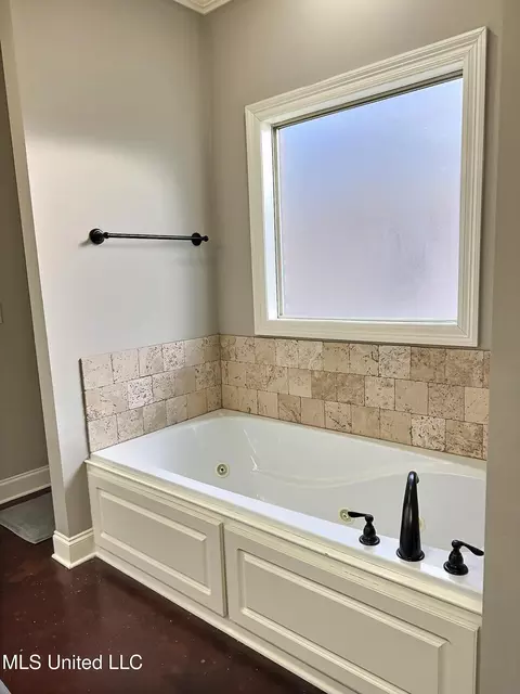 Bath - 303 Ridge Pointe Dr, Brandon, MS 39042 photo 3 of 6