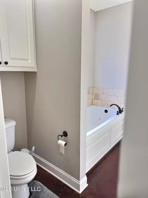 Bath - 303 Ridge Pointe Dr, Brandon, MS 39042 photo 5 of 6