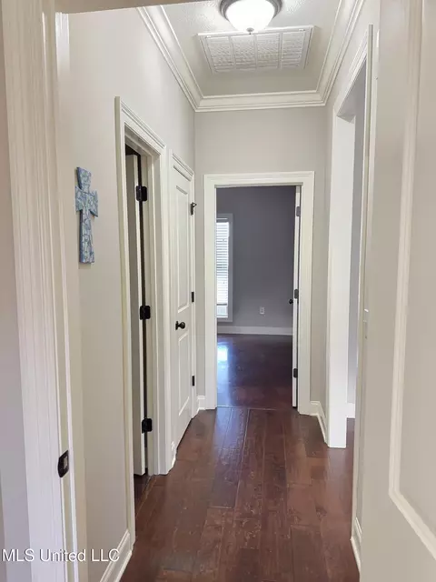 Entry Way - 303 Ridge Pointe Dr, Brandon, MS 39042 photo 2 of 4