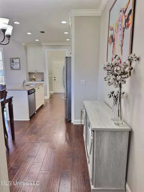 Entry Way - 303 Ridge Pointe Dr, Brandon, MS 39042 photo 1 of 4