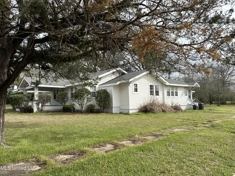 Other - 305 NW 3rd Ave, Magee, MS 39111 photo 2 of 8
