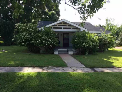 Exterior - 305 NW 3rd Ave, Magee, MS 39111 photo 2 of 3