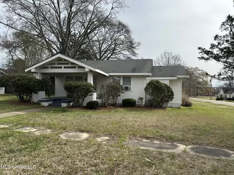 305 NW 3rd Ave, Magee, MS 39111