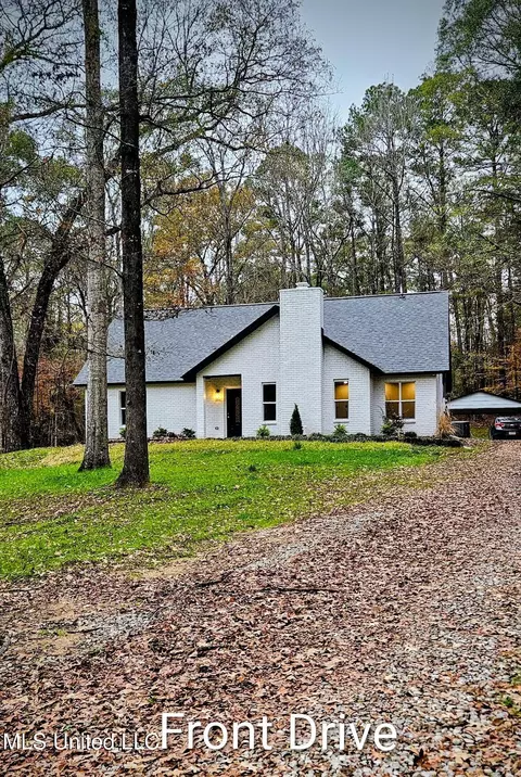 151 Eagle Ridge Dr, Florence, MS 39073