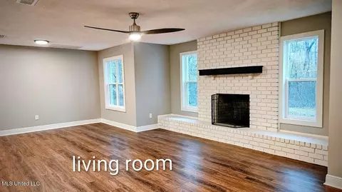 Living - 151 Eagle Ridge Dr, Florence, MS 39073 photo 1 of 2