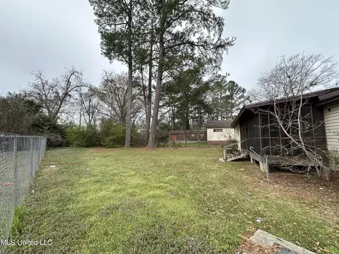 Exterior - 520 E Choctaw St, Magee, MS 39111 photo 3 of 3