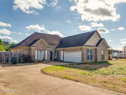 192 Southbrook Dr, Byhalia, MS 38611