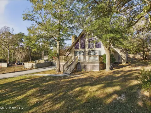 6670 Ahekolo Cir, Diamondhead, MS 39525
