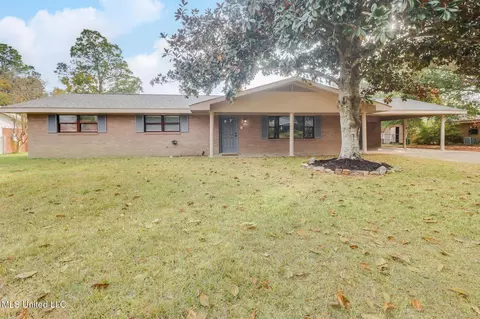 816 Lackland Dr, Biloxi, MS 39532