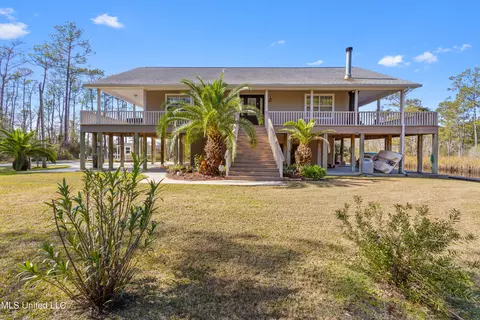 6187 1st St, Bay Saint Louis, MS 39520