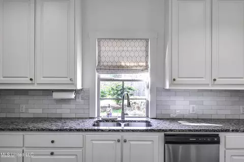 Kitchen - 104 Leah Cv, Canton, MS 39046 photo 4 of 7