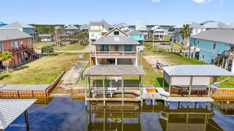 4069 Madagascar St, Bay Saint Louis, MS 39520