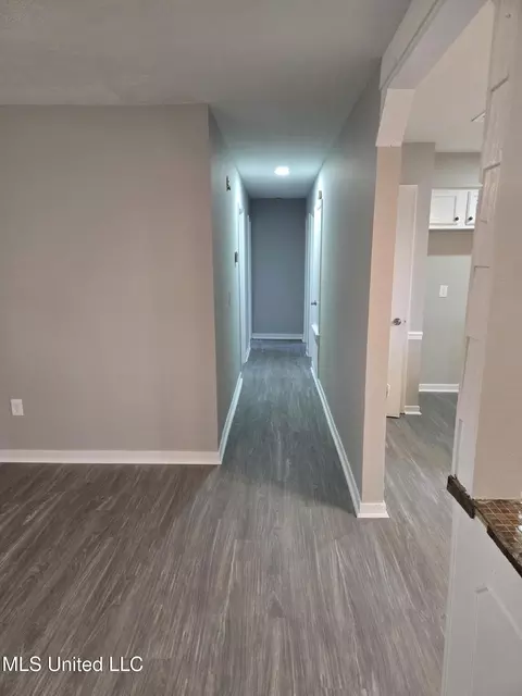 Entry Way - 38 Cedar Pl, Jackson, MS 39212 photo 2 of 2