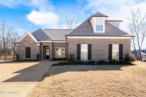 Exterior - 1802 Millers Cv, Nesbit, MS 38651 photo 2 of 5